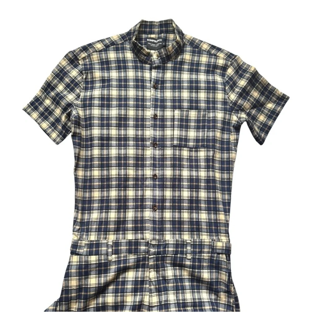 NWOT Men's ROMPERJACK short sleeved romper, jumpsuit, blue plaid flannel, size L